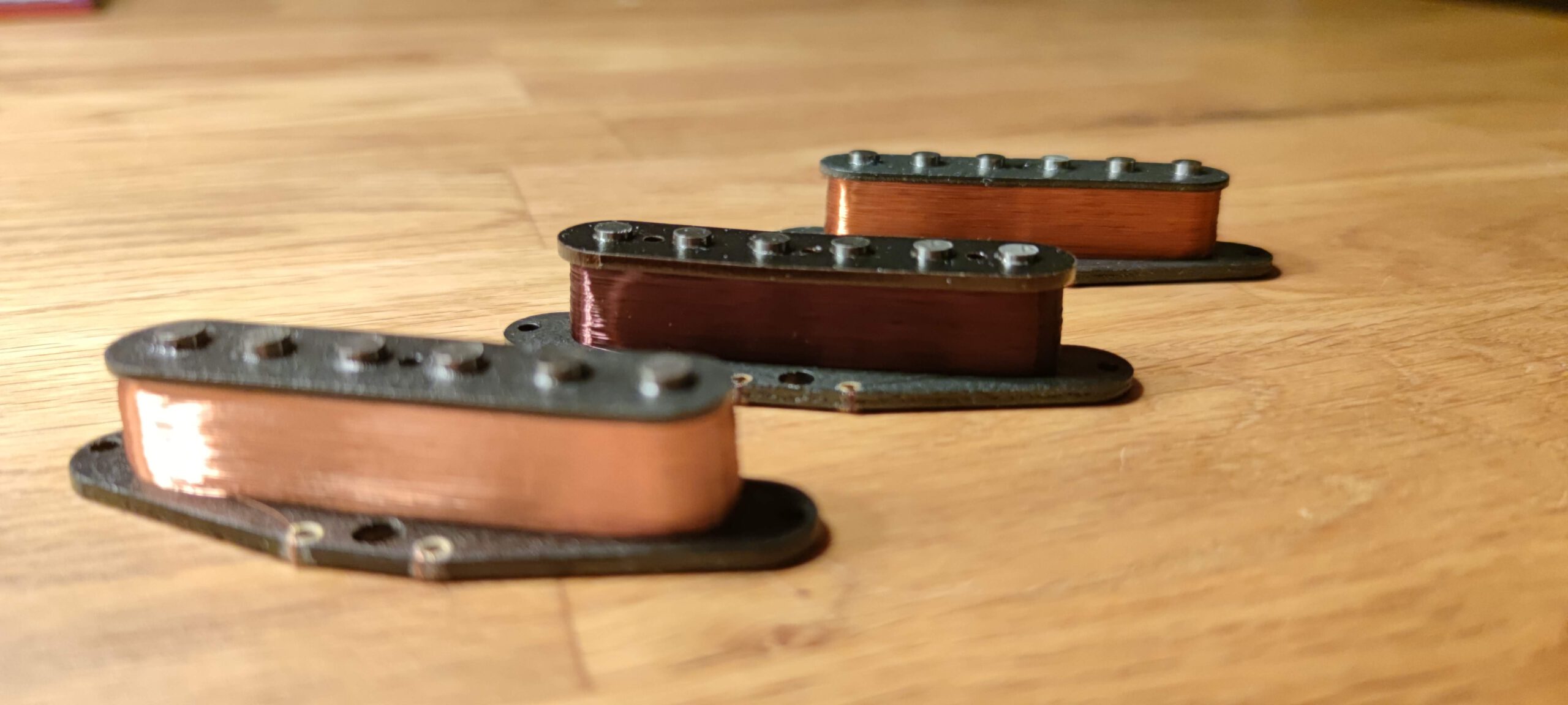 Stratocaster Pickup-Set Muschelkalk im Stil der Black Strat: drei handgewickelte Single Coils ohne Kappen